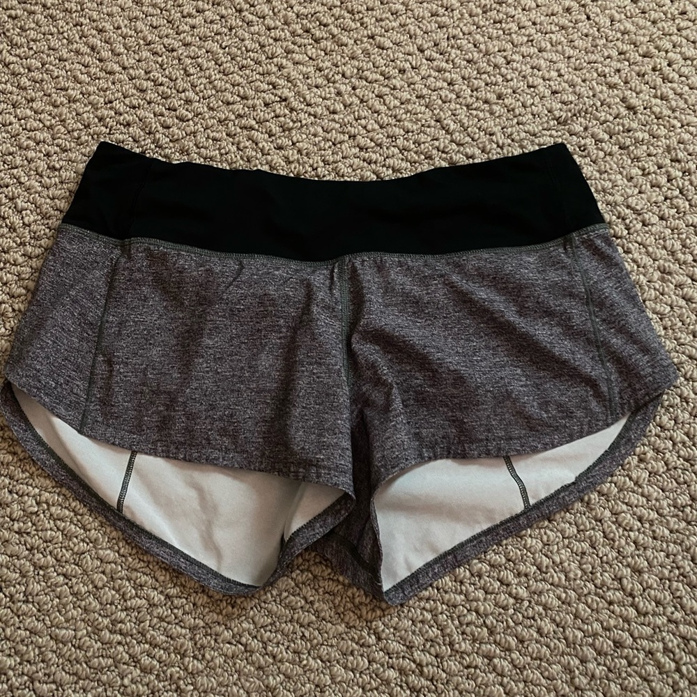 Lululemon size 4 shorts 2.5”